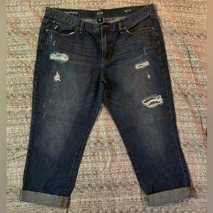 Ana midrise boyfriend jeans in size 33/16.